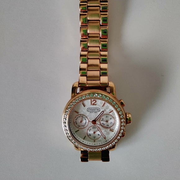 Coach women rose gold watch - Picture 3 of 8